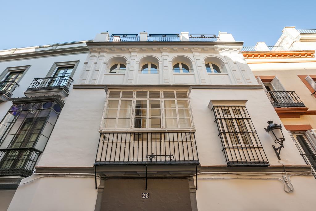 Tomas Ibarra Pool & Luxury, Seville